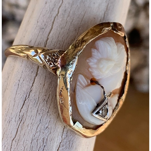 Vintage * Estate * SECO 10k Gold Cameo & Diamond Ring - Picture 7 of 14